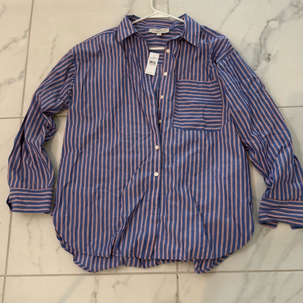 Women’s long sleeve button up shirt